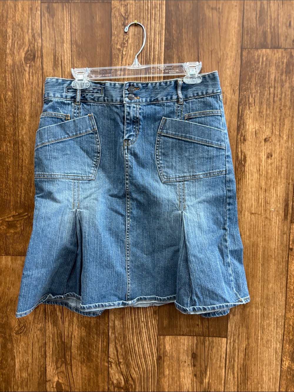 Daisy Fuentes Medium Blue Denim A-Line Skirt
